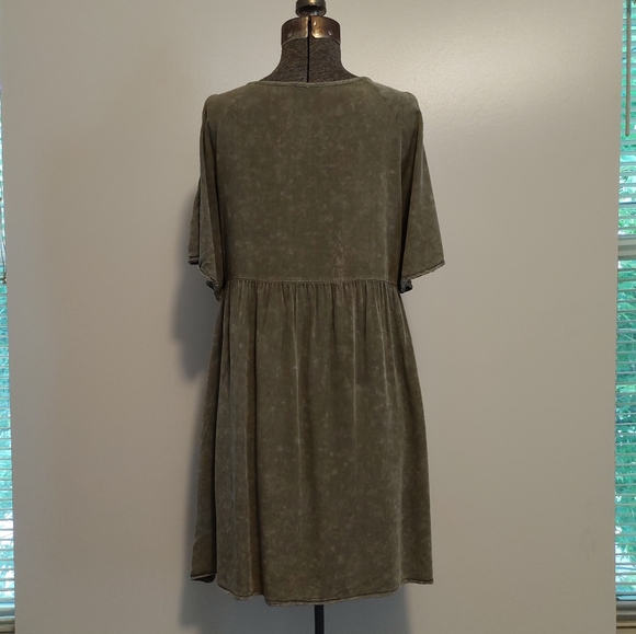Paper Crane sage green boho cold shoulder short sleeve dress - Picture 3 of 10